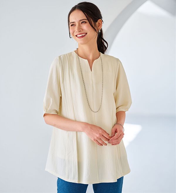 BELLUNA（ベルーナ）の「スッキリ見せ！ポコポコ素材プルオーバー（ブラウス）」｜エクリュ