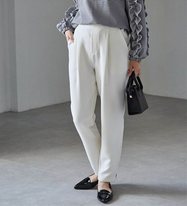 RANAN（ラナン）の「【選べる股下】美脚シルエットタックパンツ（股下６１・６５ｃｍ）（フルレングスパンツ）」｜詳細画像