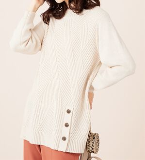 BELLUNA（ベルーナ）の「編地切替サイドボタンチュニック（チュニック）」｜アイボリー