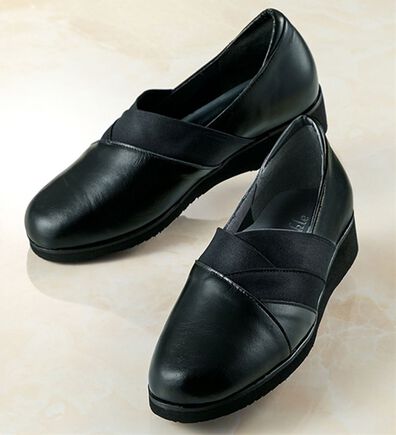 BELLUNA（ベルーナ）の「日本製５Ｅ牛革クロスデザインパンプス（パンプス）」