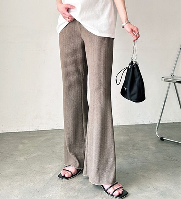 GeeRA（ジーラ）の「セルフカット美脚魅せセミフレアパンツ（フルレングスパンツ）」｜詳細画像