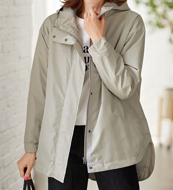 BELLUNA（ベルーナ）の「はっ水＆防風！中わたキルトあったかコート（ハーフコート）」｜ライトグレー