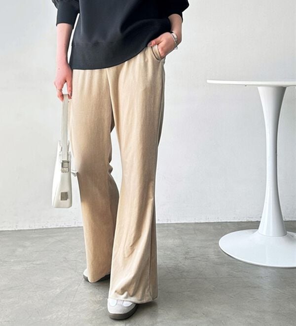 GeeRA（ジーラ）の「ベロアフレアパンツ（フルレングスパンツ）」｜詳細画像