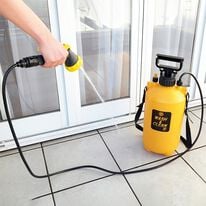 「お掃除用ポンプ式水圧クリーナー（掃除用品）」