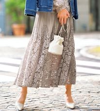 BELLUNA（ベルーナ）の「レース切替プリーツスカート（ロングスカート）」