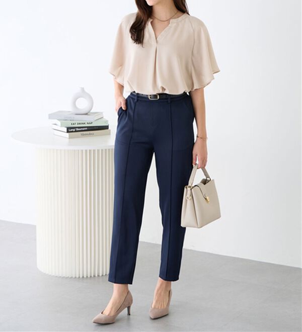 Viola e Viola（ヴィオラ エ ヴィオラ）の「【接触冷感】さらっと涼感フレアスリーブブラウス（ブラウス）」｜詳細画像