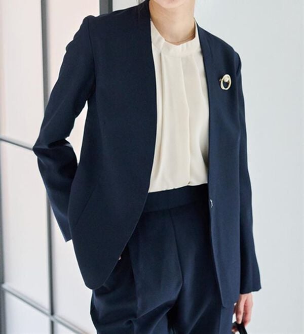 RANAN（ラナン）の「【選べる衿】洗える！春夏ロングシーズン着用可能ベーシック２点ライトスーツ（パンツスーツ）」｜詳細画像