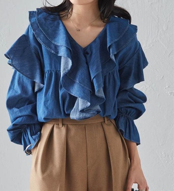RANAN（ラナン）の「ビッグカラーフリルデニムブラウス（ブラウス）」｜詳細画像