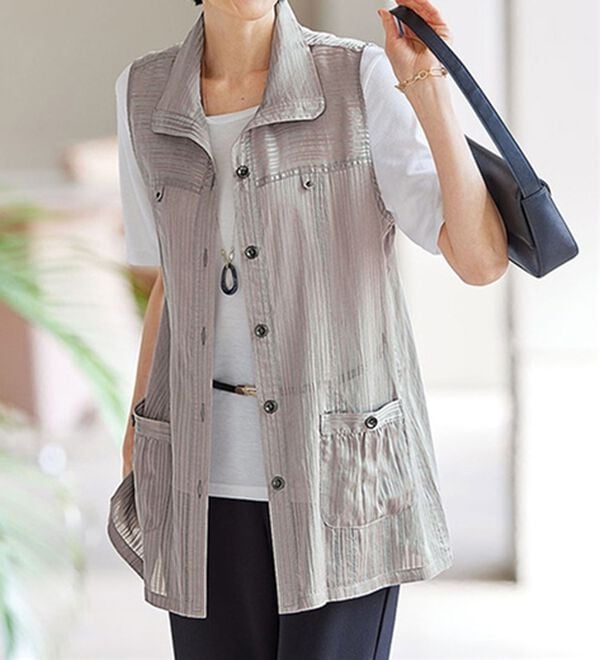 BELLUNA（ベルーナ）の「これ一枚で決まる！シャドーストライプベスト（ベスト）」｜グレージュ