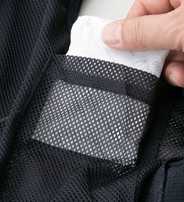 「＜フィラ＞クーラーテック速冷ベスト（モバイルバッテリー付）（メンズシャツ）」｜詳細画像