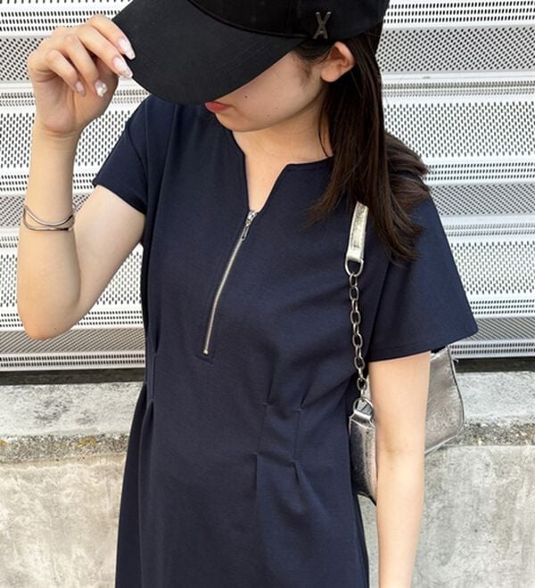 GeeRA（ジーラ）の「前後2WAYハーフジップフレンチ袖ワンピース（カットソーワンピース）」｜詳細画像