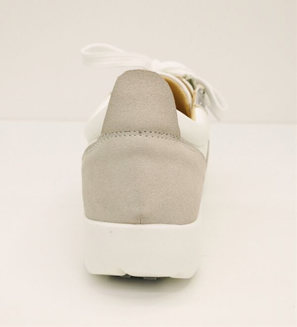 BELLUNA（ベルーナ）の「５Ｅサテン調レースアップスニーカー（スニーカー）」｜詳細画像