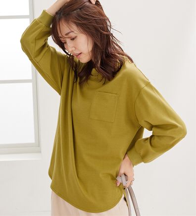 BELLUNA（ベルーナ）の「吸湿発熱ポンチ素材袖切替プルオーバー（カットソー）」