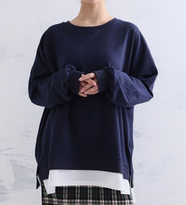 A HAPPY MARILYN（アハッピーマリリン）の「【Ｌ～１０Ｌ】ゆるっと楽ちん！着ぶくれ回避の　重ね着風　ミニ裏毛　プルオーバー（カットソー）」｜ネイビー／オフ