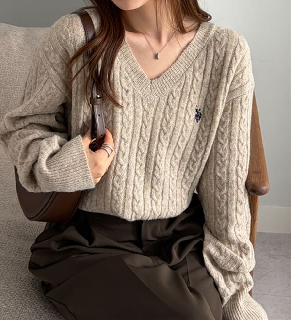RANAN（ラナン）の「＜U.S.POLO ASSN.＞ワンポイントケーブルVネックニット（ニット・セーター）」｜詳細画像
