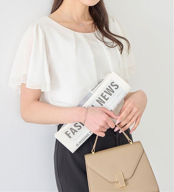 alotta（アロッタ）の「【５つの機能付】ひんやり！インナー付きフリル袖シフォンタックブラウス（ブラウス）」｜詳細画像