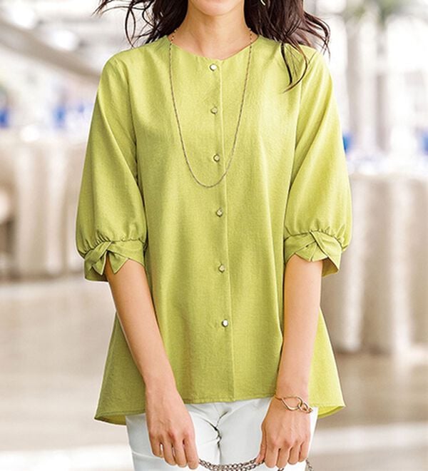 BELLUNA（ベルーナ）の「サラリ麻調素材袖リボンペプラムブラウス（ブラウス）」｜ライムイエロー