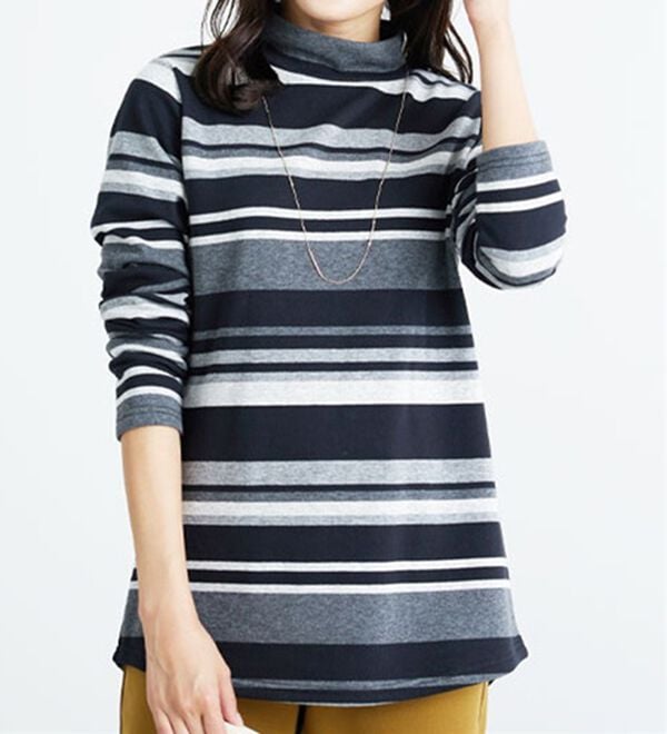 BELLUNA（ベルーナ）の「ふわふわ裏ファーハイネックプルオーバー（カットソー）」｜詳細画像