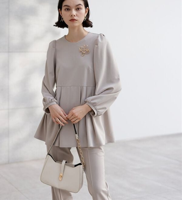 GeeRA（ジーラ）の「【２点セット】２ＷＡＹプリーツ切替ブラウスセットアップ（ブラウススーツ）」｜詳細画像