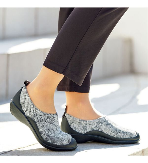 BELLUNA（ベルーナ）の「改良版幅広のびの～びクッションシューズ（スリッポン）」｜詳細画像