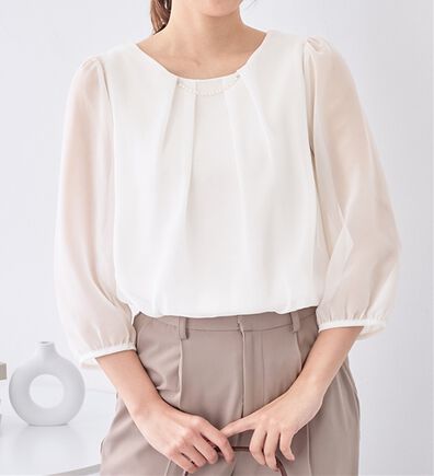 alotta（アロッタ）の「【５つの機能付】ひんやり！アクセ付シフォンタックブラウス（ブラウス）」