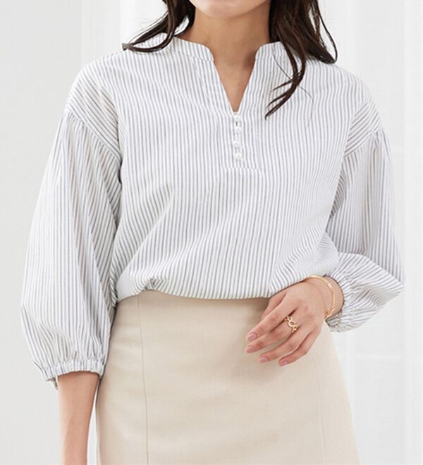BELLUNA（ベルーナ）の「ラメストライプ素材パール使いブラウス（ブラウス）」｜詳細画像
