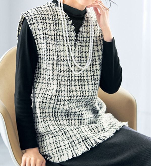 VINNO（ヴィノ）の「ツイードベスト&times;プルオーバーセット（アンサンブル）」｜ホワイト系