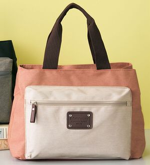 BELLUNA（ベルーナ）の「＜ソフィア・バレンチノ＞３層式軽量手提げ（ハンドバッグ）」｜ピンク系