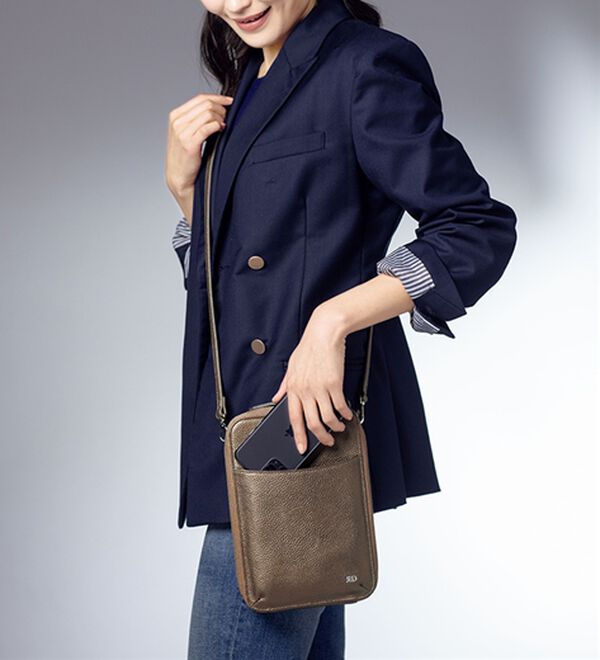 ルフラン（ルフラン）の「＜ロダニア＞牛革スマホショルダー（ショルダーバッグ）」｜詳細画像