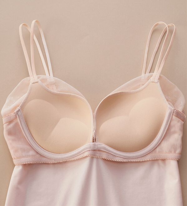 YU'NOW（ユナウ）の「まる胸メイクのちゅるんブラキャミ（ブラトップ・カップ付きインナー）」｜詳細画像