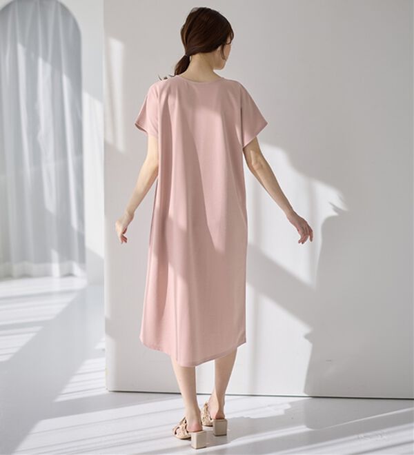 alotta（アロッタ）の「【４つの機能付】ひんやりフロントタックＶネックゆるワンピース（カットソーワンピース）」｜詳細画像