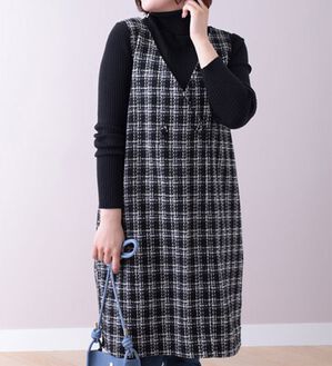 BELLUNA（ベルーナ）の「ツイード調ボタンデザインジャンパードレス（ジャンパースカート）」｜詳細画像