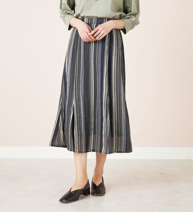 BELLUNA（ベルーナ）の「シフォン素材プリント使いスカート（ロングスカート）」