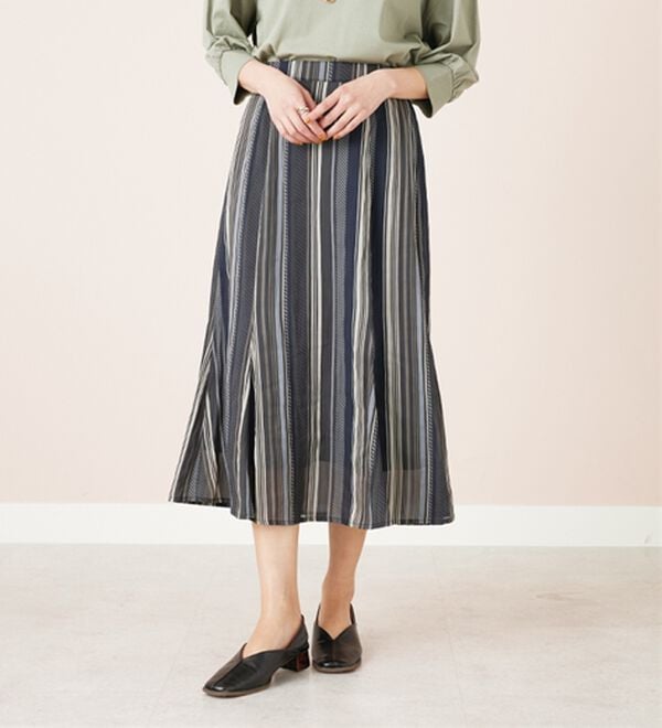BELLUNA（ベルーナ）の「シフォン素材プリント使いスカート（ロングスカート）」｜ランダムストライプ