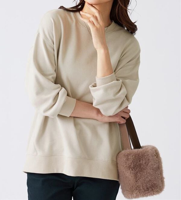 BELLUNA（ベルーナ）の「軽やか綿混！大人サマ見えスウェット（カットソー）」｜詳細画像