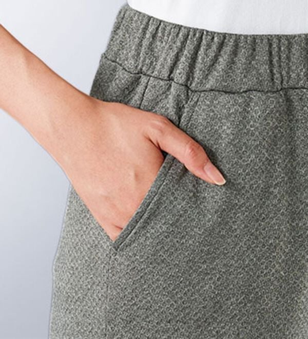 BELLUNA（ベルーナ）の「＜ＥＬＬＥ　Ａｃｔｉｖｅ＞裏起毛ハニカムメッシュジャージパンツ（その他パンツ）」｜詳細画像