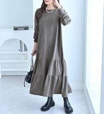 Viola e Viola（ヴィオラ エ ヴィオラ）の「ティアードデザイン薄手スウェットワンピース（カットソーワンピース）」