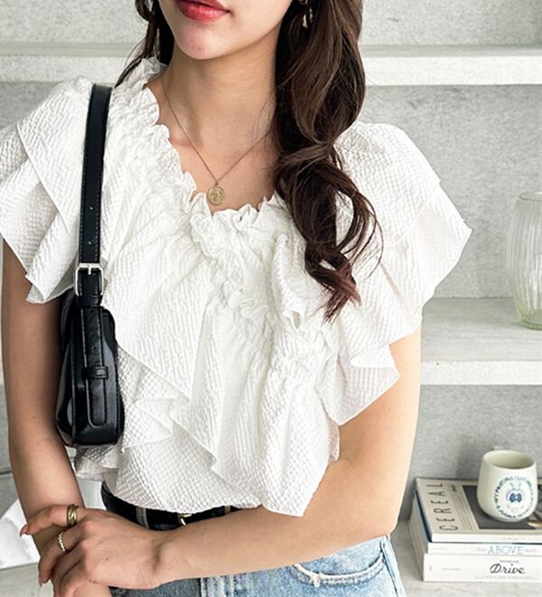 GeeRA（ジーラ）の「クロスフリルサッカーブラウス（ブラウス）」｜詳細画像