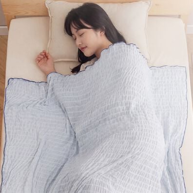 iellio（イエリオ）の「【８日間限定価格】涼感くしゅくしゅケット＜洗える・乾きやすい・ハーフ・シングル・とろとろ・冷房対策・肌掛け・ひざ掛け＞（肌掛布団・タオルケット）」