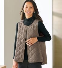 BELLUNA（ベルーナ）の「キルティング&times;ムートン調素材裏ファーベスト（ベスト）」