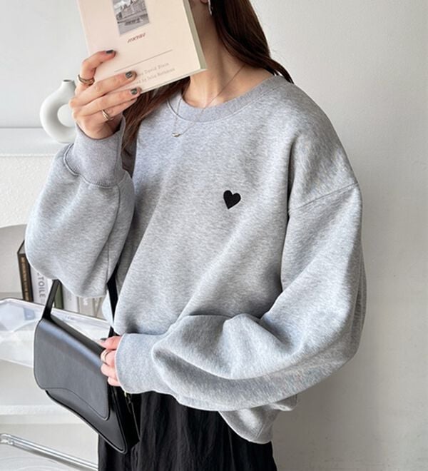 GeeRA（ジーラ）の「ロゴ＆ハート刺しゅう裏起毛スウェット（トレーナー・スウェット）」｜詳細画像