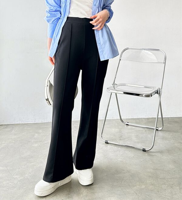 GeeRA（ジーラ）の「センターラインセミフレアカットパンツ（フルレングスパンツ）」｜詳細画像