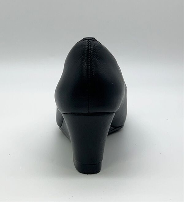 BELLUNA（ベルーナ）の「４Ｅ山羊革フラワーカットウェッジパンプス（パンプス）」｜詳細画像