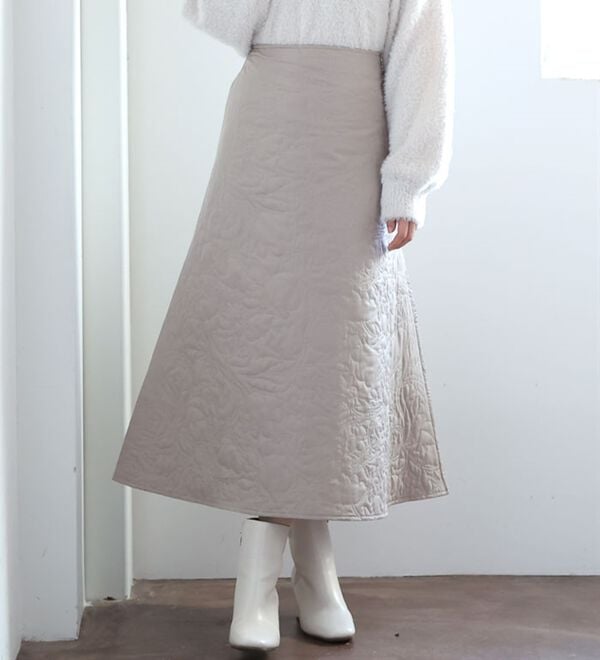 A HAPPY MARILYN（アハッピーマリリン）の「【Ｌ～６Ｌ】花柄キルトＡラインスカート（ロングスカート）」｜詳細画像