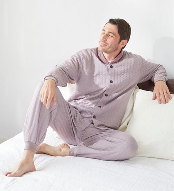 「魔法瓶のように包まれる暖かさのキルトパジャマ（メンズルームウェア）」｜詳細画像