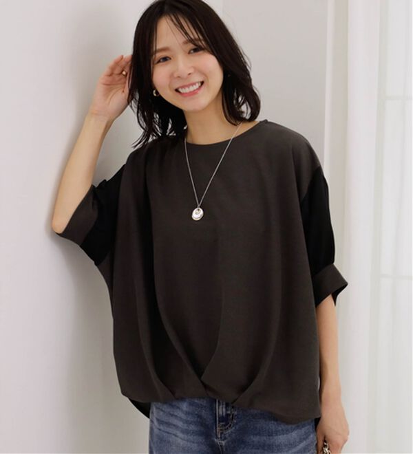BELLUNA（ベルーナ）の「異素材使い裾タックプルオーバー（カットソー）」｜チャコール