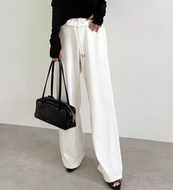 GeeRA（ジーラ）の「ダブルウエストワイドスウェットパンツ（その他パンツ）」｜オフホワイト