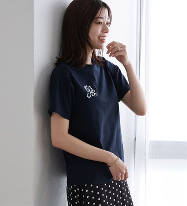 Pierrot（ピエロ）の「シルケット刺繍Ｔシャツ（Tシャツ）」｜ネイビー／アイボリー