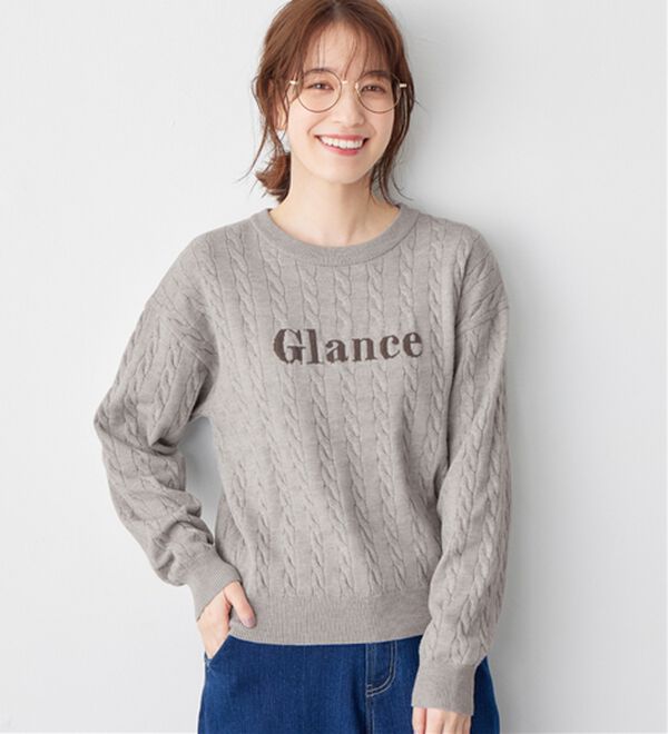 Viola e Viola（ヴィオラ エ ヴィオラ）の「洗えるもちもちロゴ刺しゅうケーブルニット（ニット・セーター）」｜グレー