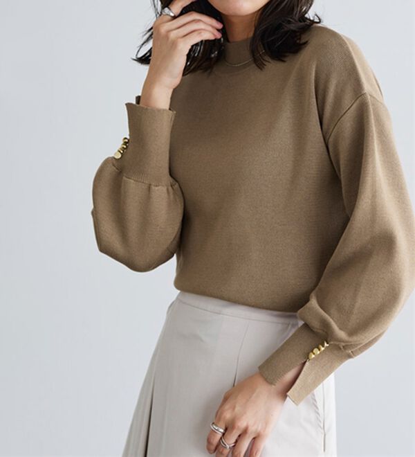 Pierrot（ピエロ）の「ゴールドボタンボリュームスリーブニット（ニット・セーター）」｜詳細画像